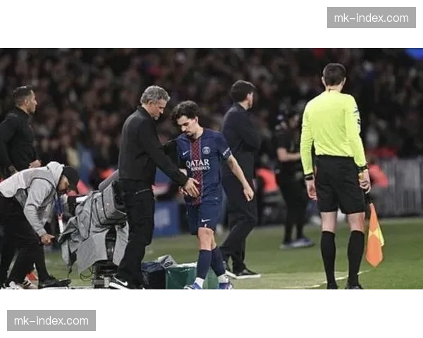 巴黎圣日耳曼主场1-2不敌里昂，争冠领先优势缩小至1分